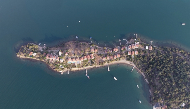 Tarihi kalıntıları ve sessizliğiyle turistlerin ilgi odağı: Şövalye Adası